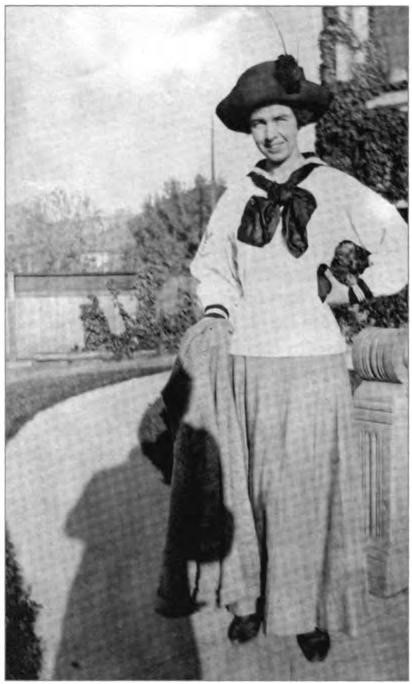 Hazle in the casual dress of the day, circa 1910