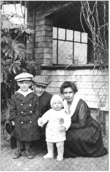 Roy, Hazle, Lawton and new son Eugene Avery Shurtleff. Chester Way, circa 1918.