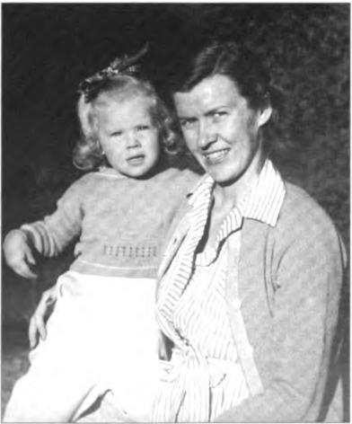 Nancy holding her first child Sandra Lee Miller, circa 1943