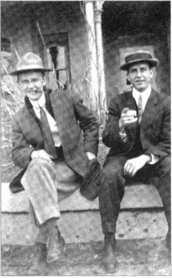 Harry (right) and his brother-in-law, Roy 
Shurtleff at Cal, circa 1910. Roy was best 
man at Harry and Joyce's wedding in 1923.
