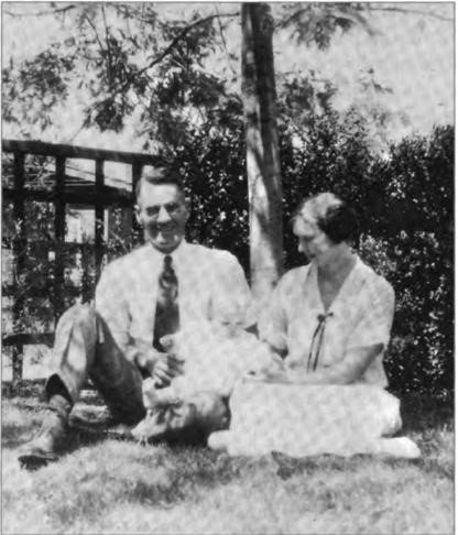 Dorothy and Harry Peet with their first child, Eleanor "Nonie", in Orange Cove, circa 1923